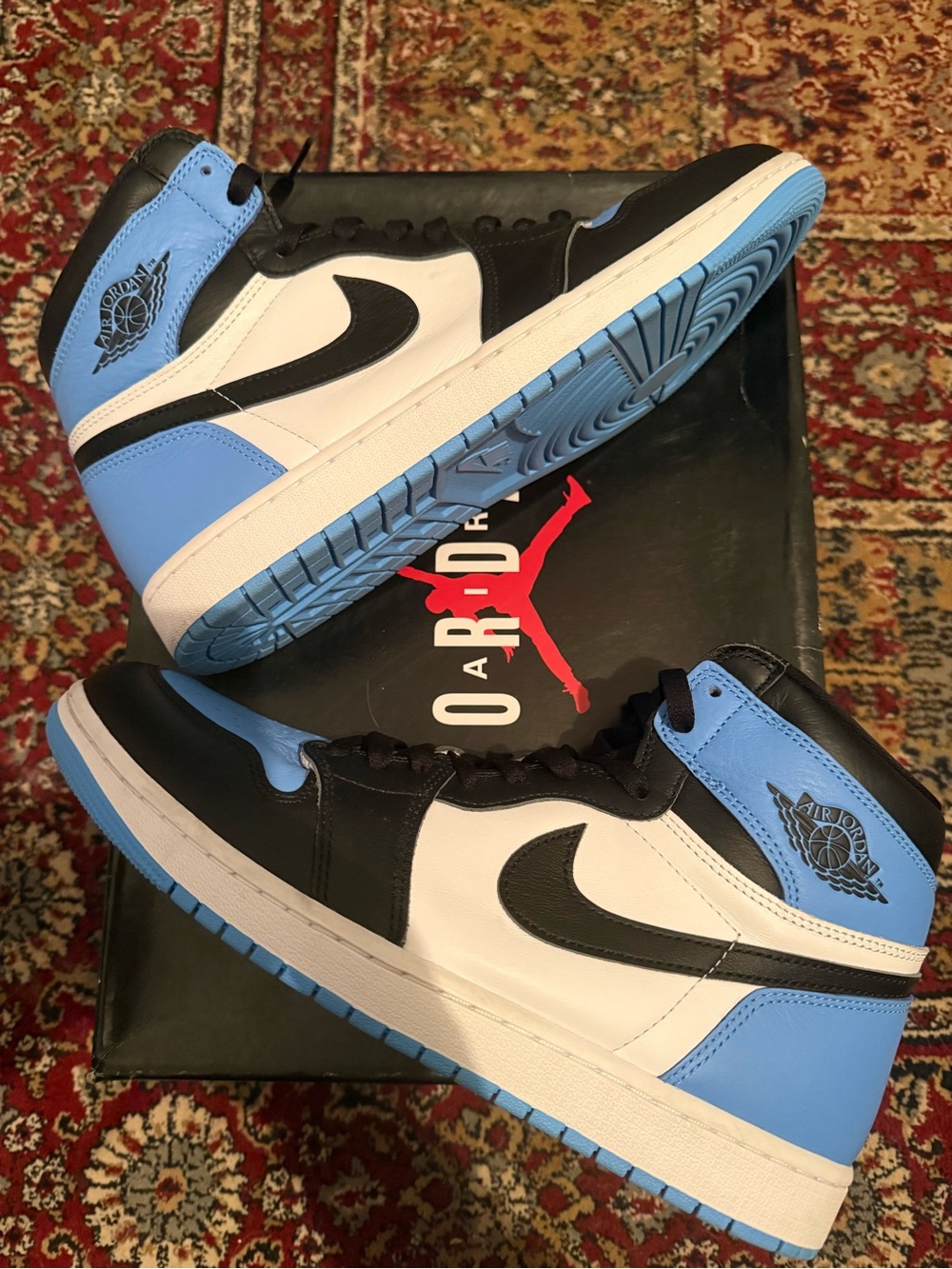 Jordan 1 Retro High OG UNC Toe - White Black University Blue